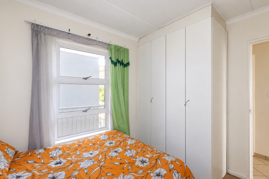 To Let 2 Bedroom Property for Rent in Buh Rein Estate Western Cape
